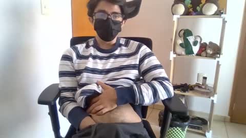 Snapshot of julian_mora7 chatting on March 5, 6:23 pm Julian Mora online show from March 5, 6:23 pm