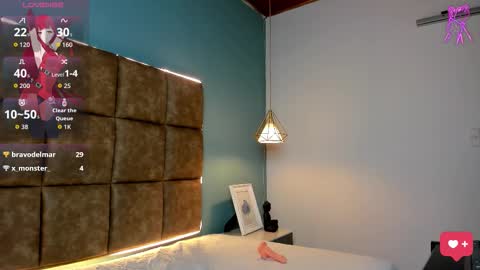 julian_smith21 online show from March 10, 4:55 pm