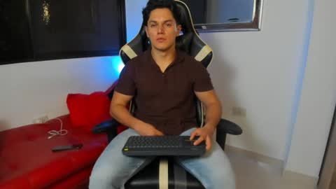 julian_wallace online show from February 27, 1:31 am