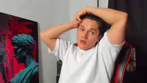 julian_wallace1 online show from June 26, 6:13 pm
