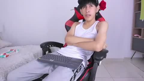Julian online show from July 20, 7:37 pm