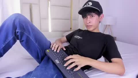 Julian online show from July 22, 8:00 pm