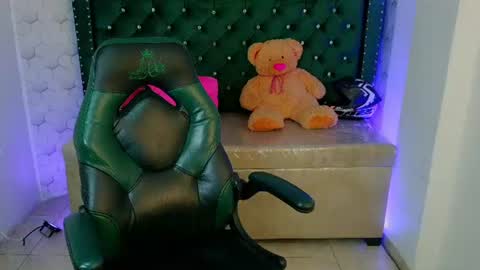 juliana_diamond_ online show from June 24, 3:13 am