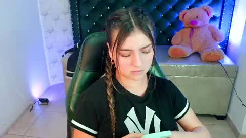 juliana_diamond_ online show from July 8, 7:34 am