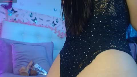 juliana_js_ online show from February 21, 6:00 pm