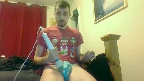 Snapshot of julianjj2001 chatting on February 7, 1:25 am julianjj2001 online show from February 7, 1:25 am