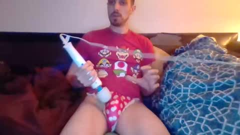 Snapshot of julianjj2001 chatting on February 4, 12:51 am julianjj2001 online show from February 4, 12:51 am