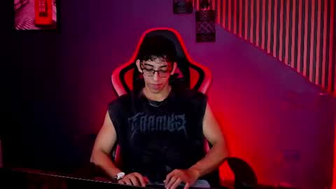 Julian online show from June 28, 8:27 pm