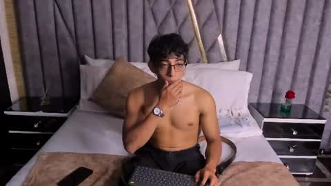 Julian online show from July 18, 12:23 am