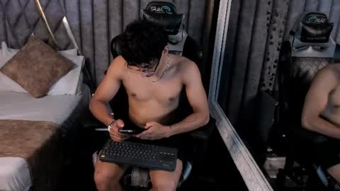 Julian online show from July 22, 9:39 pm