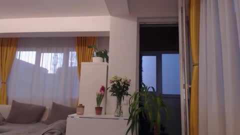 JulianRoyce online show from March 10, 4:11 pm