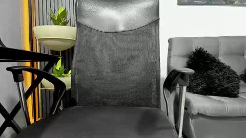 Julian online show from November 19, 11:25 pm