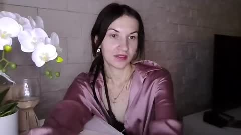 Julia online show from July 28, 8:52 pm