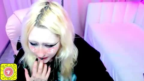 JuliaSharkk online show from November 9, 8:11 pm