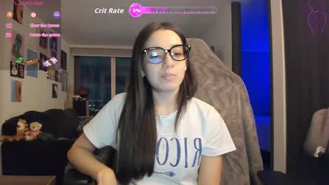 Snapshot of julidavila chatting on September 10, 2:12 am Jeimy Help me to reach 100 thumbs up online show from September 10, 2:12 am