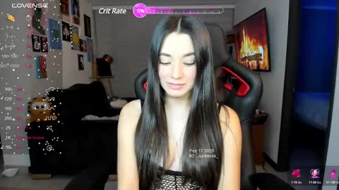 Snapshot of julidavila chatting on February 18, 1:32 am Jeimy Help me to reach 100 thumbs up online show from February 18, 1:32 am