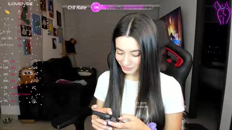 Snapshot of julidavila chatting on February 24, 3:12 am Jeimy Help me to reach 100 thumbs up online show from February 24, 3:12 am