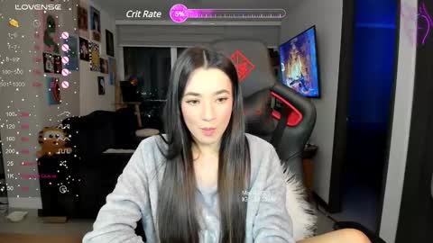 Snapshot of julidavila chatting on March 5, 2:25 am Jeimy Help me to reach 100 thumbs up online show from March 5, 2:25 am