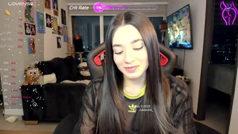 Snapshot of julidavila chatting on February 4, 1:12 am Jeimy Help me to reach 100 thumbs up online show from February 4, 1:12 am