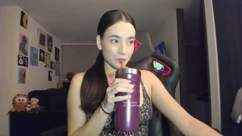 Jeimy Help me to reach 100 thumbs up online show from November 24, 1:26 am