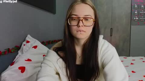 julidropp online show from February 25, 9:26 pm