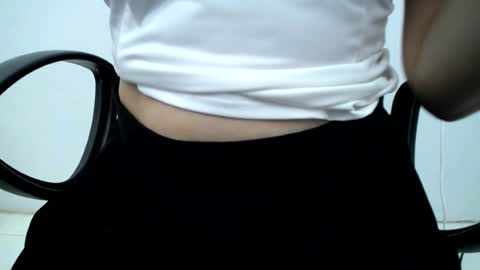julie9x online show from July 27, 11:46 pm