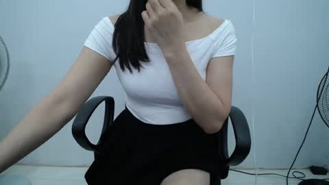 julie9x online show from June 28, 9:44 pm