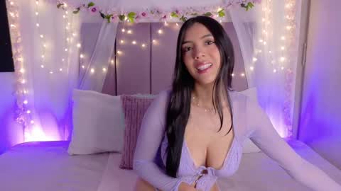 Juliet Bennet online show from April 29, 3:44 am