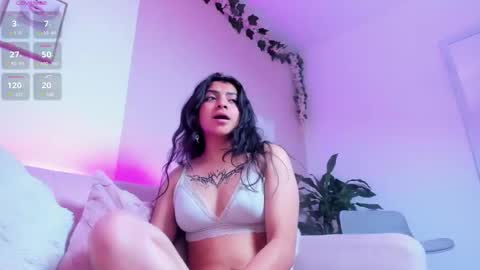 julie_devani online show from February 27, 4:38 am