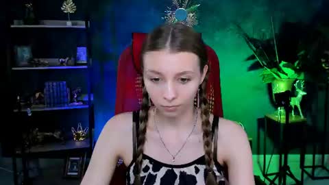 juliedaniel online show from June 12, 4:33 am