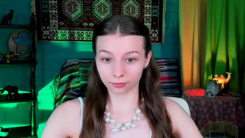 juliedaniel online show from November 13, 9:12 am