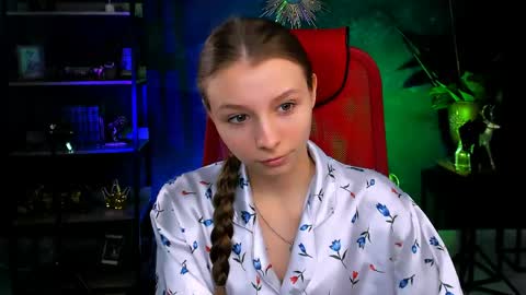 juliedaniel online show from April 30, 4:17 am