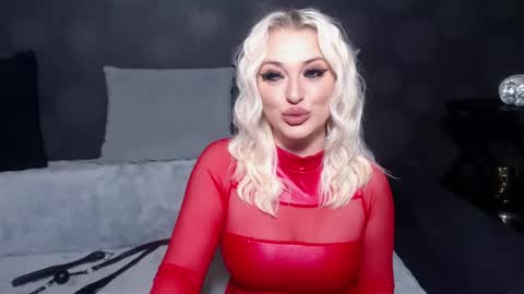 julia online show from February 28, 10:50 pm