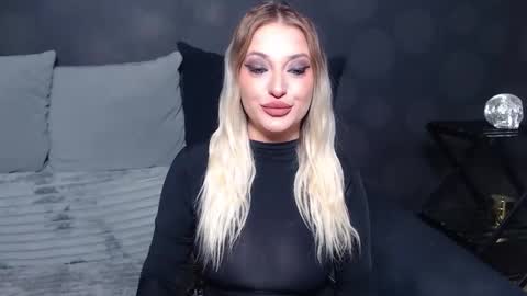 julia online show from February 13, 12:36 am