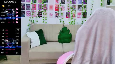 juliehill online show from March 12, 8:07 am