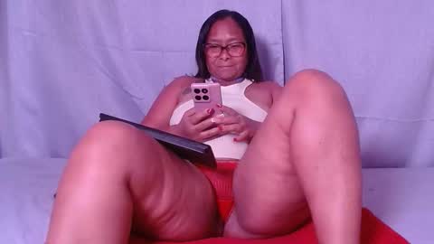 julielove1 online show from April 26, 4:32 am