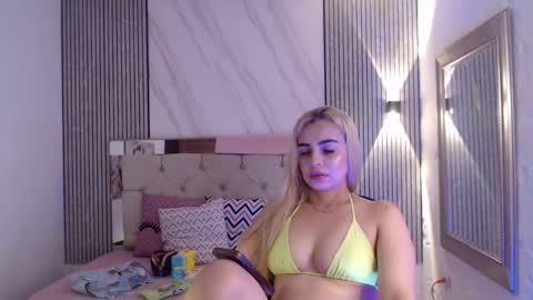 julieta__fox_ online show from February 20, 2:44 am