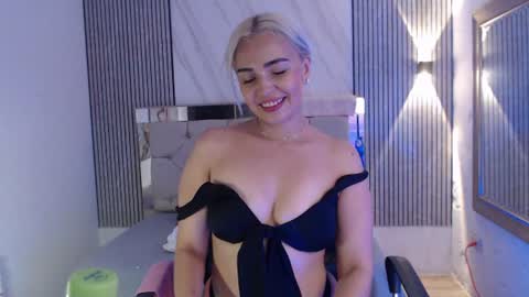 julieta__fox_ online show from July 11, 9:29 pm