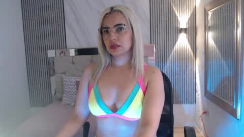 julieta__fox_ online show from July 23, 3:15 am