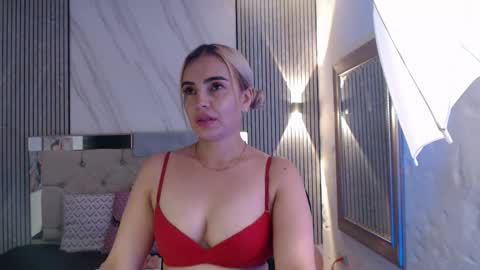 julieta__fox_ online show from May 2, 7:41 pm