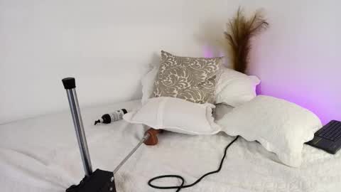   online show from September 24, 12:23 pm