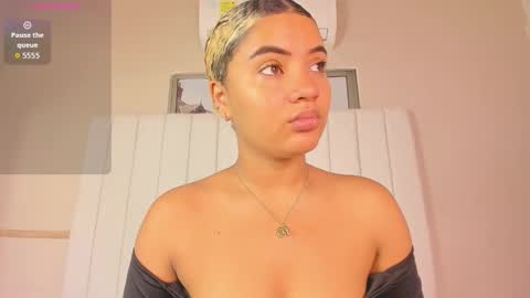 Julieta  IG juietaflower06 online show from October 13, 2:52 pm