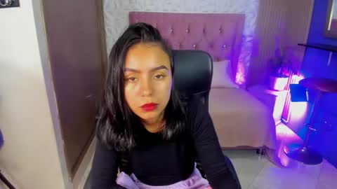julieta_fn online show from August 1, 2:29 pm