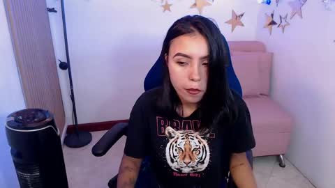 julieta_fn online show from April 28, 2:54 pm