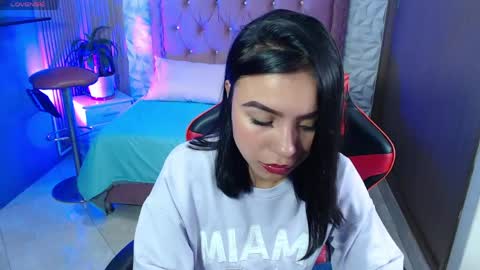 julieta_fn online show from April 29, 3:28 pm