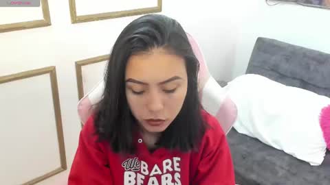 julieta_fn online show from July 10, 2:33 pm