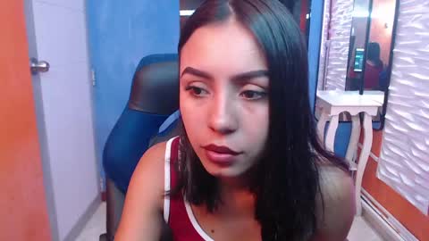 julieta_fn online show from May 4, 2:45 pm