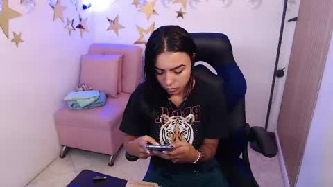 julieta_fn online show from June 18, 1:49 pm