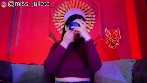  Julieta  online show from July 9, 11:58 am
