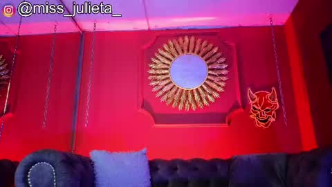  Julieta  online show from July 14, 1:05 pm
